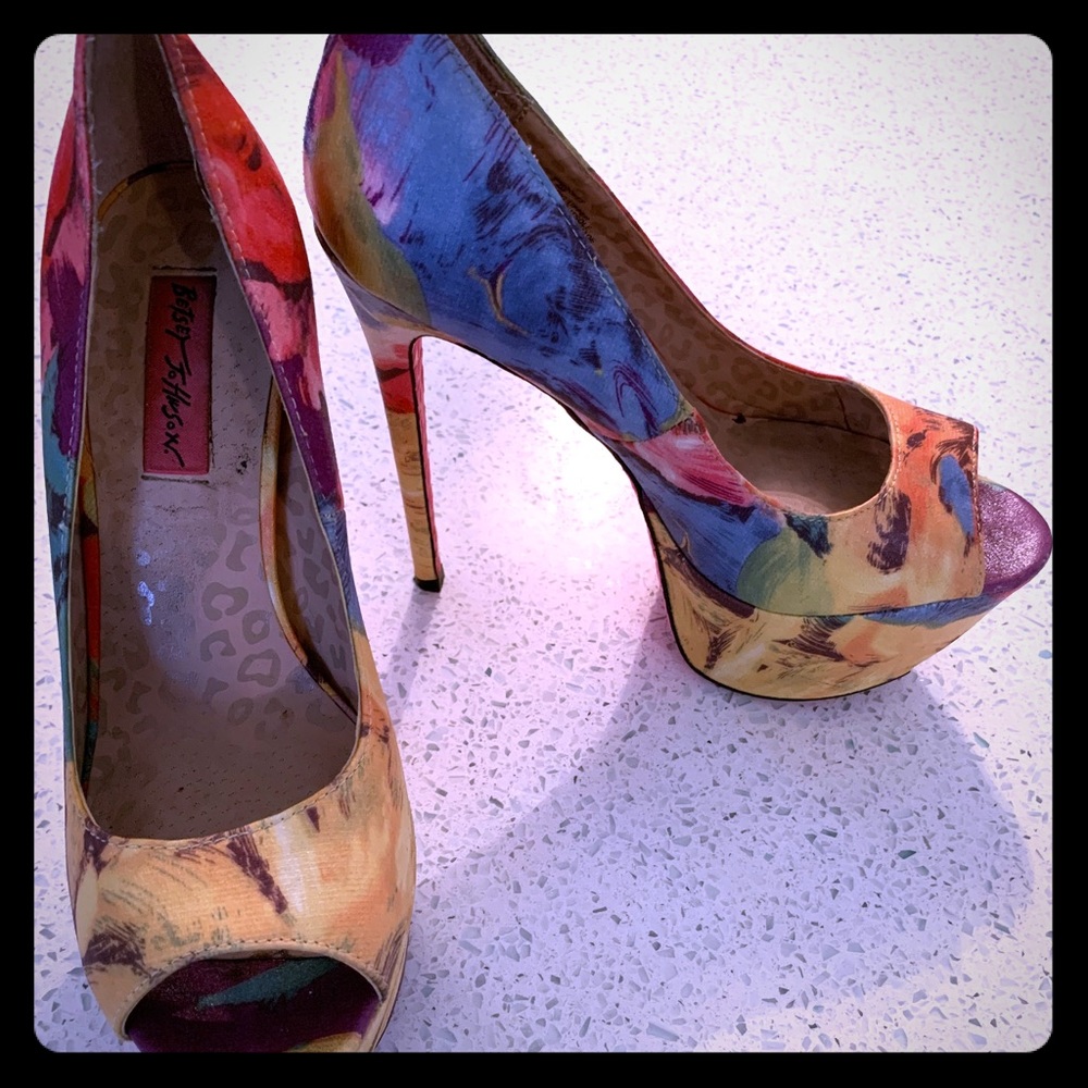 Colorful heels!